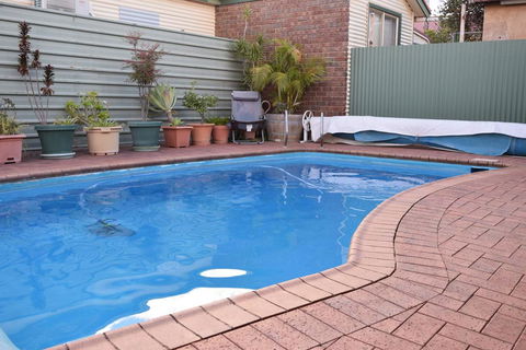 Oasis Motor Inn - Mackay Tourism 1