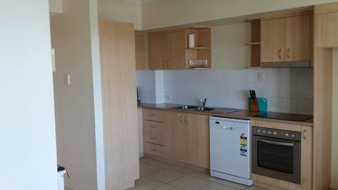 Ocean Breeze Apartments - Mackay Tourism 2