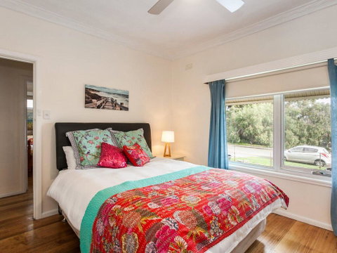 OCEAN SOUNDS - Anglesea - Mackay Tourism 1