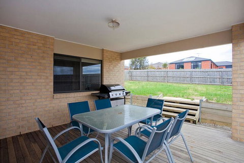 Ocean View Crescent 59 - Mackay Tourism 1