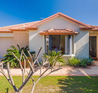 Oceania Cottage - LJHooker Yamba - Mackay Tourism