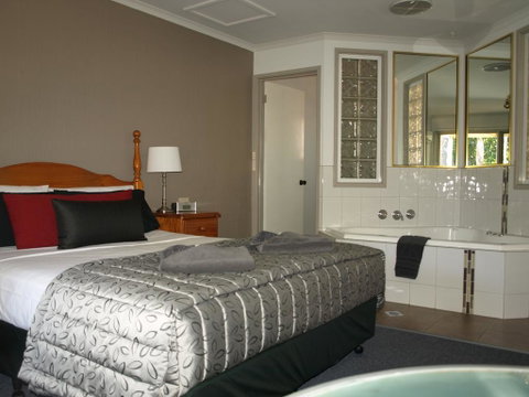 Old Coach Motor Inn Echuca - Mackay Tourism 2