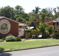 Old Coach Motor Inn Echuca - Mackay Tourism