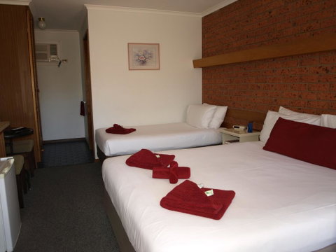 Old Coach Motor Inn Echuca - Mackay Tourism 3