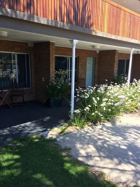 Olympic Lodge Narooma - Mackay Tourism 0
