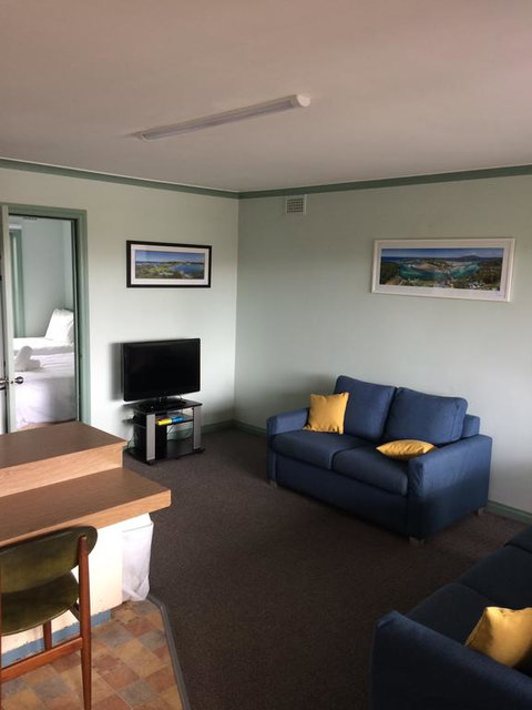 Olympic Lodge Narooma - Mackay Tourism 2
