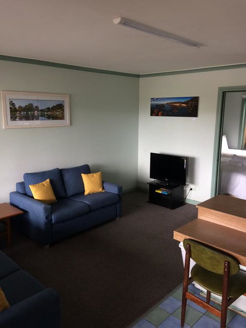 Olympic Lodge Narooma - Mackay Tourism 1