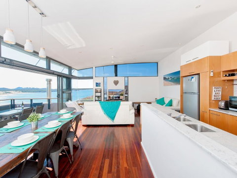 One Mile Cl, Townhouse 22, 26, The Deckhouse - Mackay Tourism 3