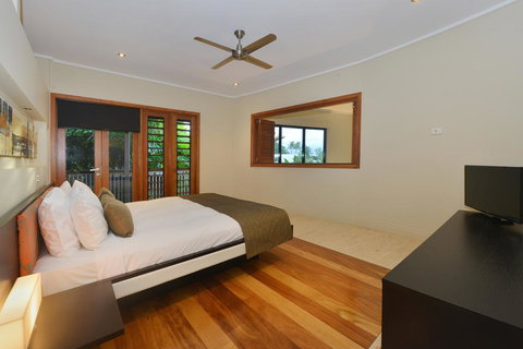 OneLuxe Port Douglas - Mackay Tourism 3