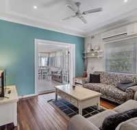 Oscars Pet Friendly Beach House 14 Tomaree Road - Mackay Tourism