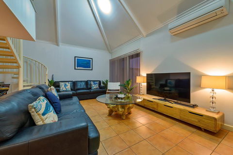Osprey Holiday Village Unit 117 - Exquisite 3 Bedroom Holiday Villa With A Pool In The Complex - Mackay Tourism 2