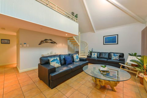 Osprey Holiday Village Unit 117 - Exquisite 3 Bedroom Holiday Villa With A Pool In The Complex - Mackay Tourism 3