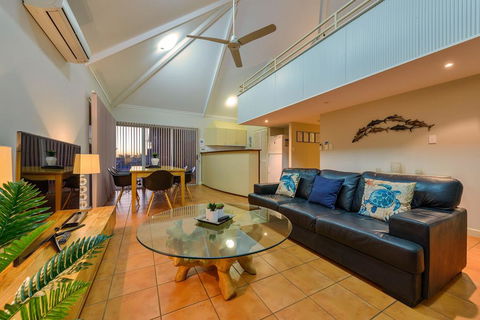 Osprey Holiday Village Unit 117 - Exquisite 3 Bedroom Holiday Villa With A Pool In The Complex - Mackay Tourism 0