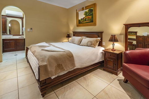 Overlander Homestead Motel - Mackay Tourism 1