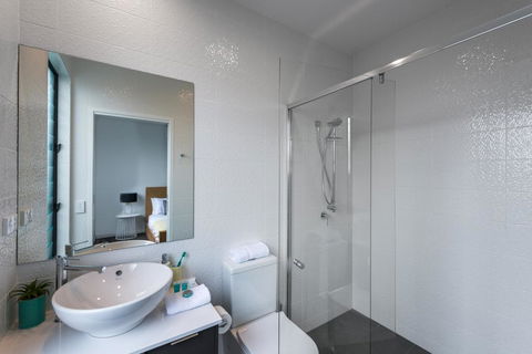 Oxford Steps - Executive 2BR Bulimba Apartment Across From The Park On Oxford St - Mackay Tourism 2