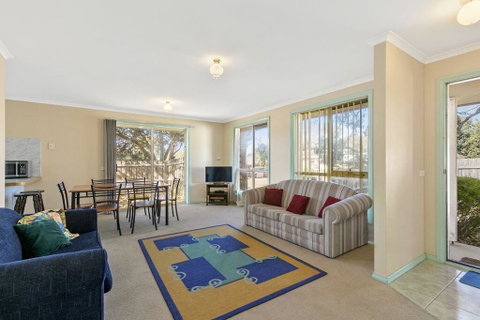 Ozan Unit 1-9 - Mackay Tourism 2