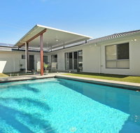 Palm 95 - Modern 4 BDRM Home with Pool - Mackay Tourism