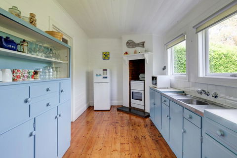Palm Cottage - Pet Friendly Victorian Cottage - Mackay Tourism 1