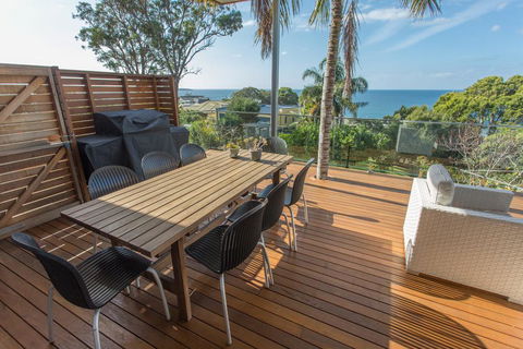Pambula Family Beach House - Mackay Tourism 3