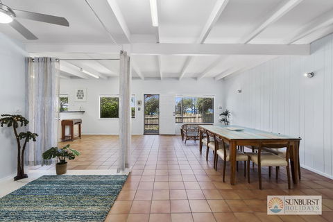 Pandanus On Emerald - Mackay Tourism 1