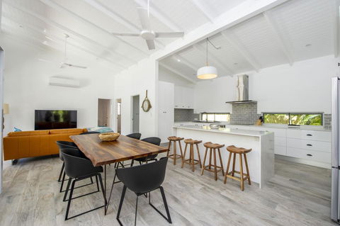 Papillon Bleu - Mackay Tourism 2