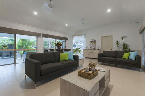 Paradise On Ruby - Port Douglas - Mackay Tourism 1