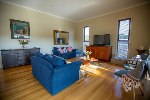 Paula's Place 8 Ti Tree Close Robe - Mackay Tourism 3