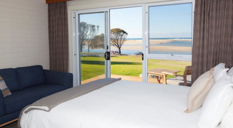 Pelican Sands Scamander - Mackay Tourism 1