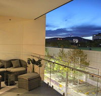 Perfectly Located Modern Apartment - Canberra CBD - Mackay Tourism