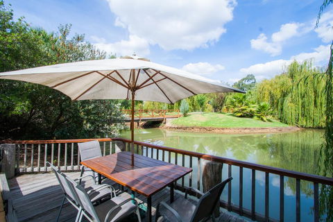 Perricoota Vines Retreat - Mackay Tourism 2