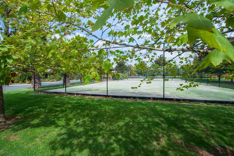 Perricoota Vines Retreat - Mackay Tourism 3