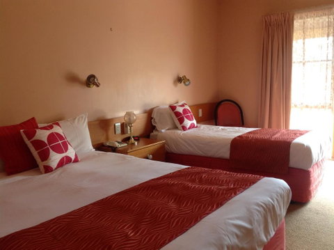 Philadelphia Motor Inn - Mackay Tourism 1