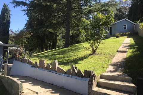 Pine Hill Cottage Acreage In Nature Trees Views Mid Katoomba Leura - Mackay Tourism 2