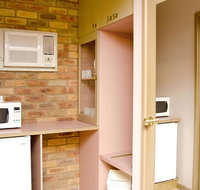 Pines Country Club Motor Inn - Mackay Tourism