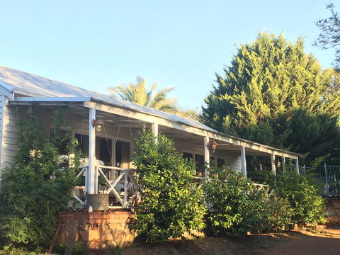 Pool House - Mackay Tourism 1