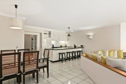 Poolside Apt. In Alamanda Beachfront Resort (62) - Mackay Tourism 3