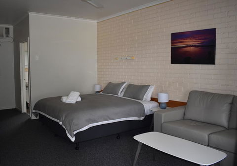 Port Albert Motel - Mackay Tourism 2