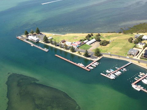 Port Albert Motel - Mackay Tourism 0