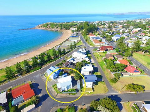 Port Elliot Beachcomber - Mackay Tourism 0