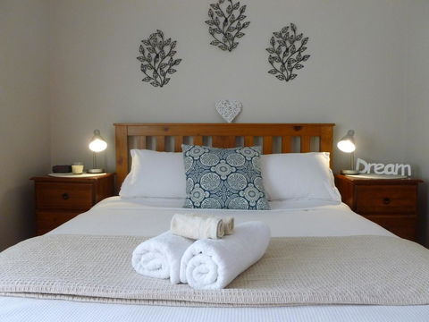 Port Lincoln Holiday Houses - Mackay Tourism 2