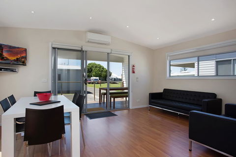 Portland Holiday Village - Mackay Tourism 2