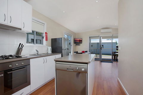 Portland Holiday Village - Mackay Tourism 3