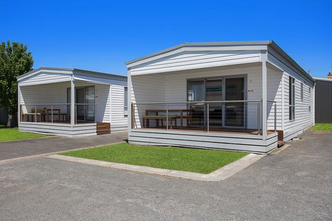 Portland Holiday Village - Mackay Tourism 1