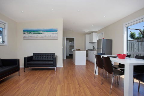 Portland Holiday Village - Mackay Tourism 0