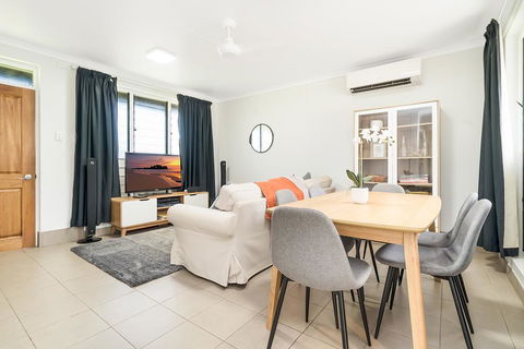 Private Pool, Big Backyard, Aircon - Paradise! - Mackay Tourism 1