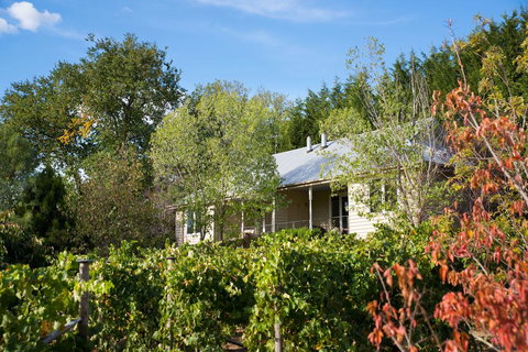 Provence Spa Villa 2 - Mackay Tourism 2