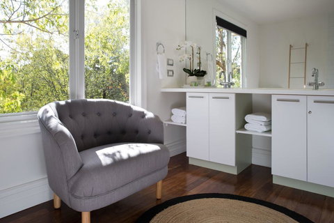 Provence Spa Villa 2 - Mackay Tourism 3