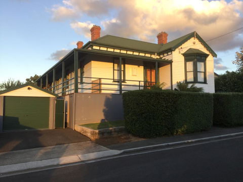 Pump Jack B&B - Mackay Tourism 0