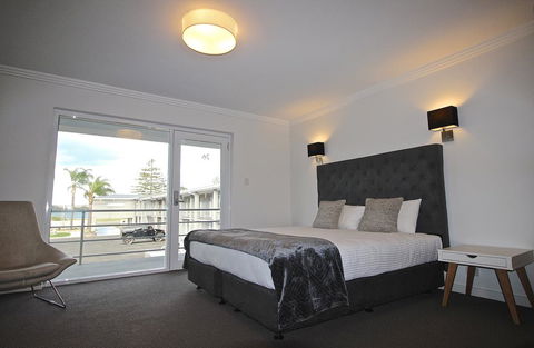 Quays Hotel - Mackay Tourism 1