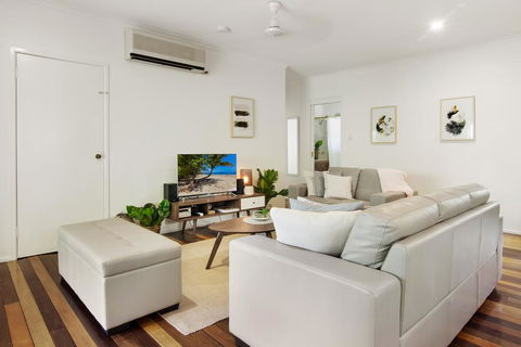 Queenslander At 4 Mile Beach Port Douglas - Mackay Tourism 1